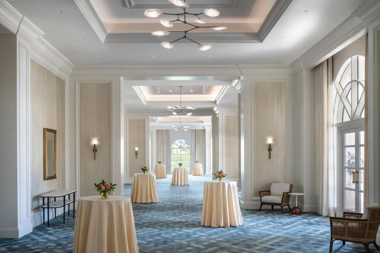Hotel The Ritz-Carlton, Grand Cayman Dog City Resort