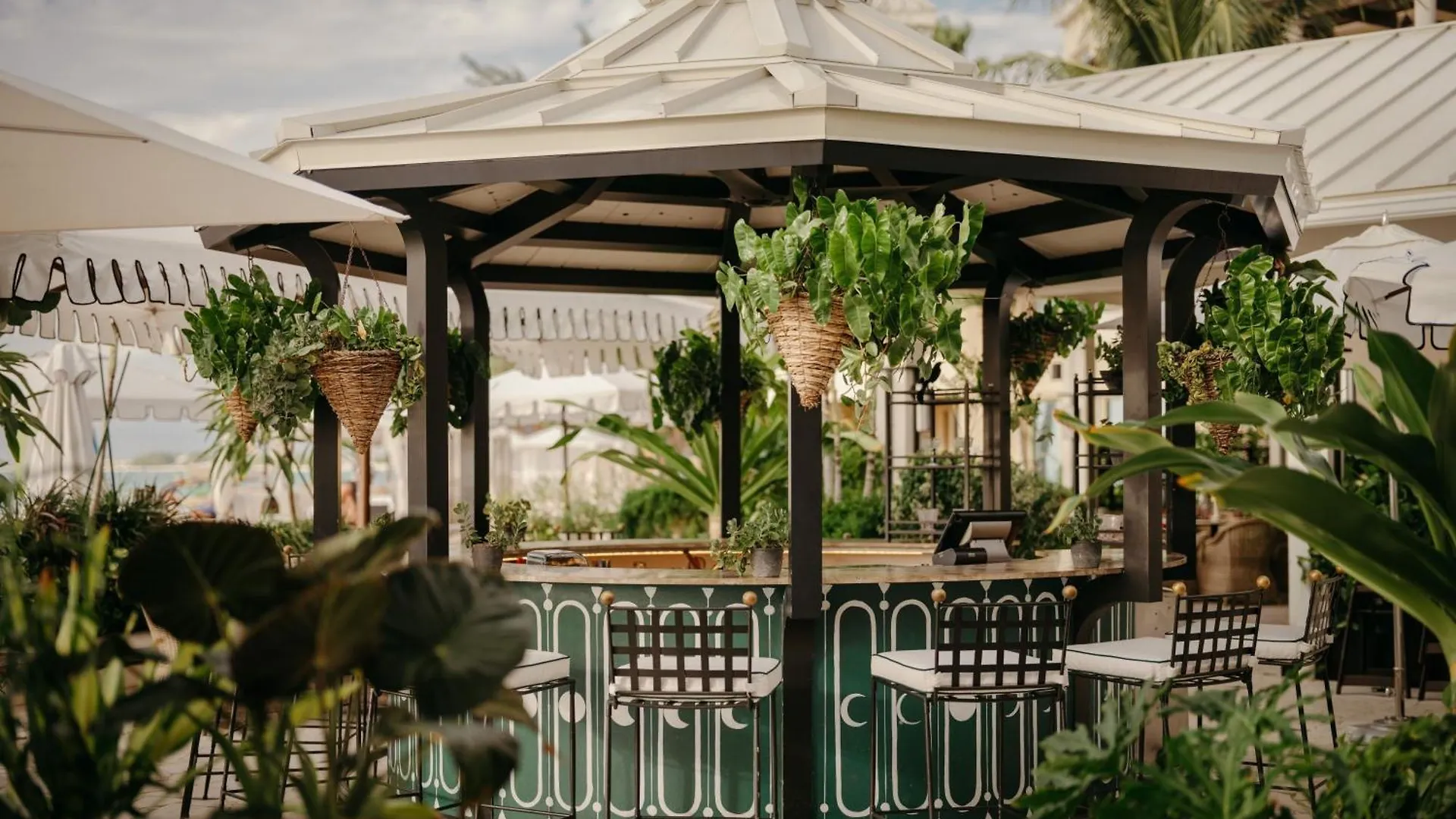 ***** Resort Hotel The Ritz-Carlton, Grand Cayman Dog City Islas Caimán