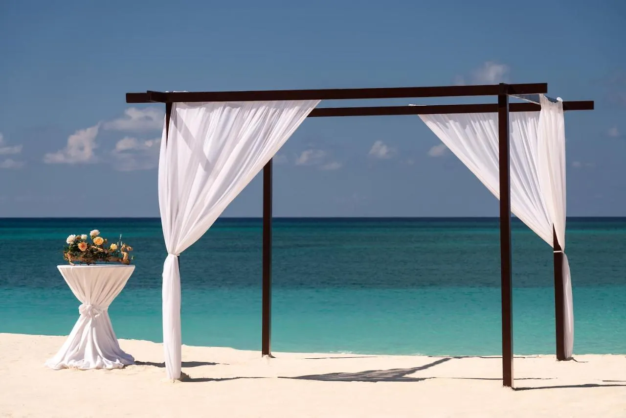 The Ritz-Carlton, Grand Cayman Hotel Seven Mile Beach